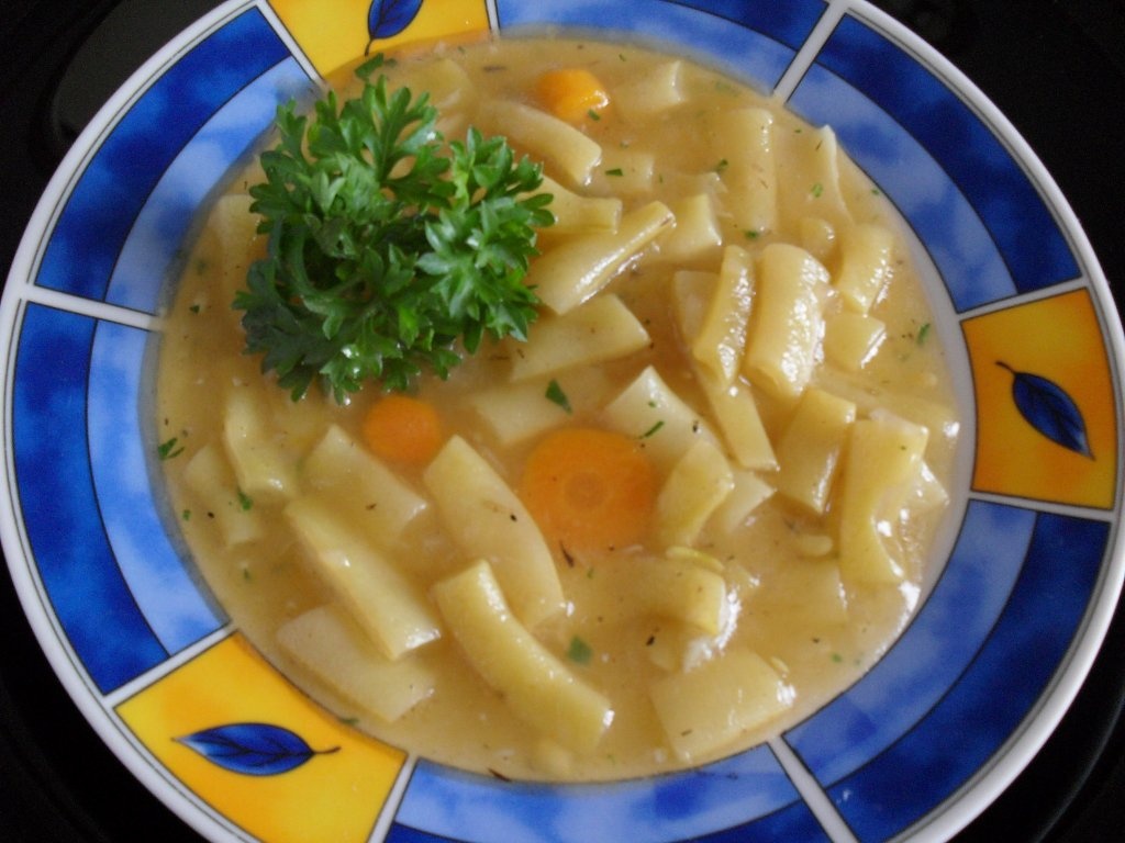 Fasole  scazuta cu pastai proaspete (reteta de post)