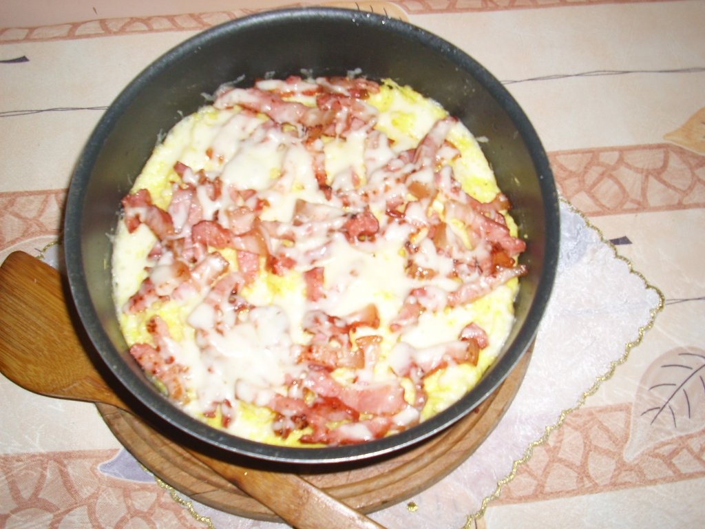 Soufflé de mamaliga cu bacon