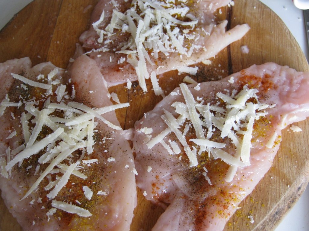 Rulouri de pui cu sos de Sana şi hrean