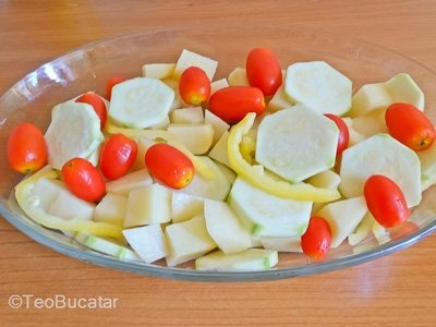 Pui cu salvie si legume