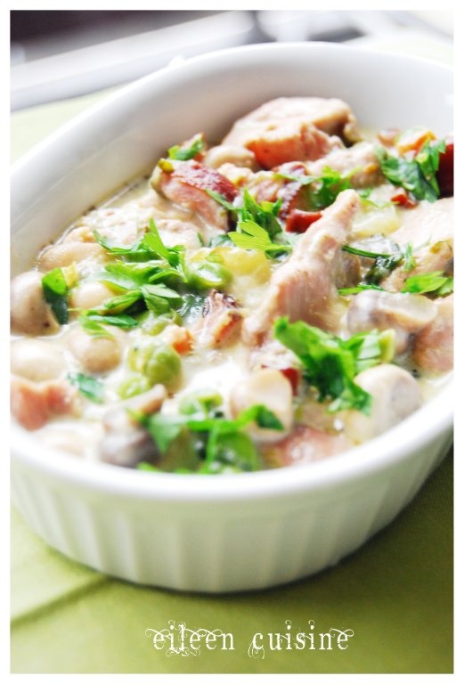 Pui frantuzesc cu bacon si legume