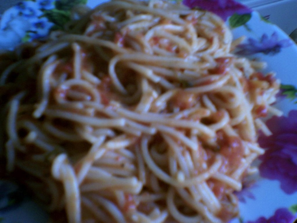 Spaghete cu sos de rosii