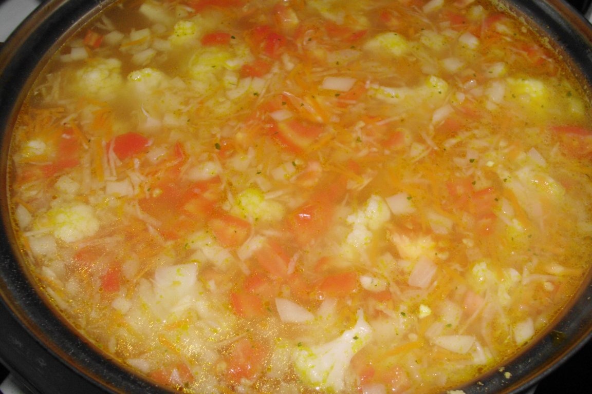 Supa de zarzavat cu conopida (reteta de la bunica)