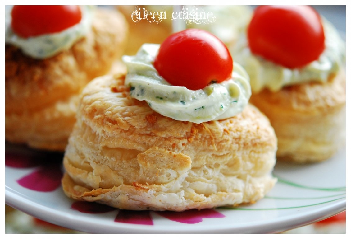 Foietaj cu rosii si branza