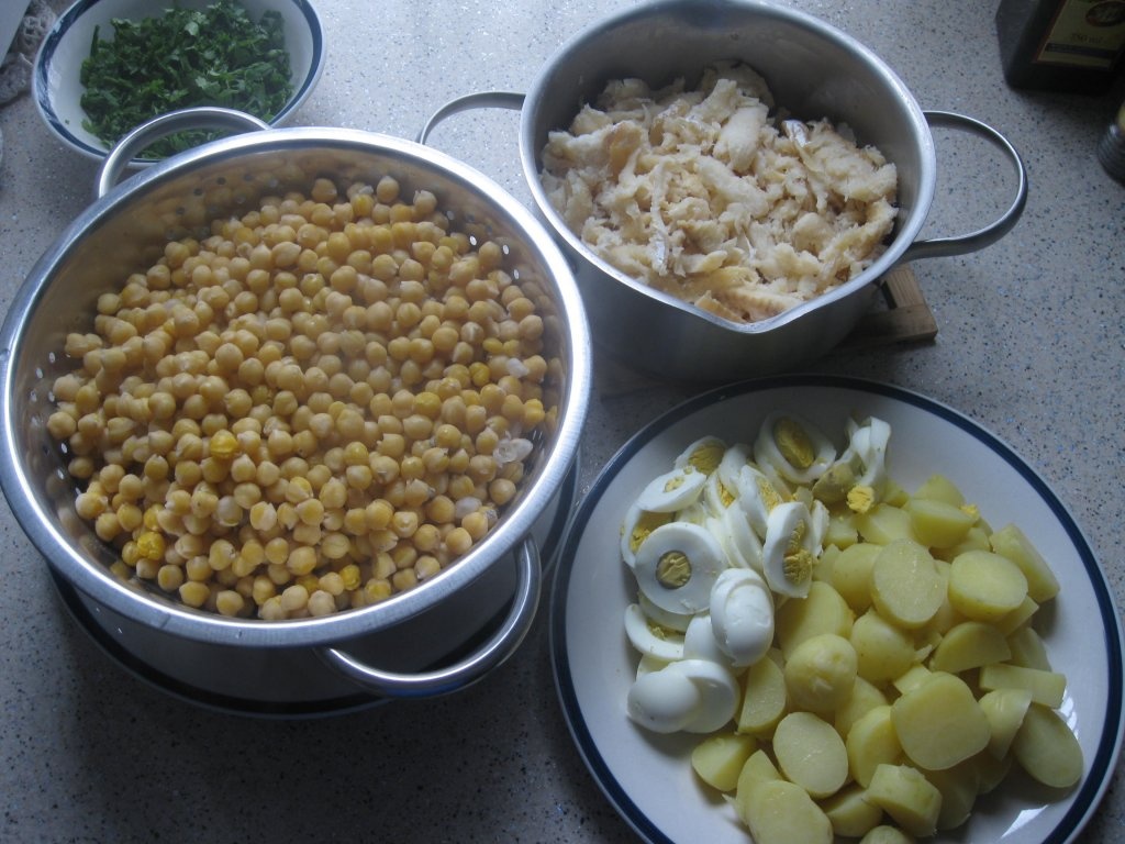 Salada de bacalhau  com grao(Salata de cod cu naut)