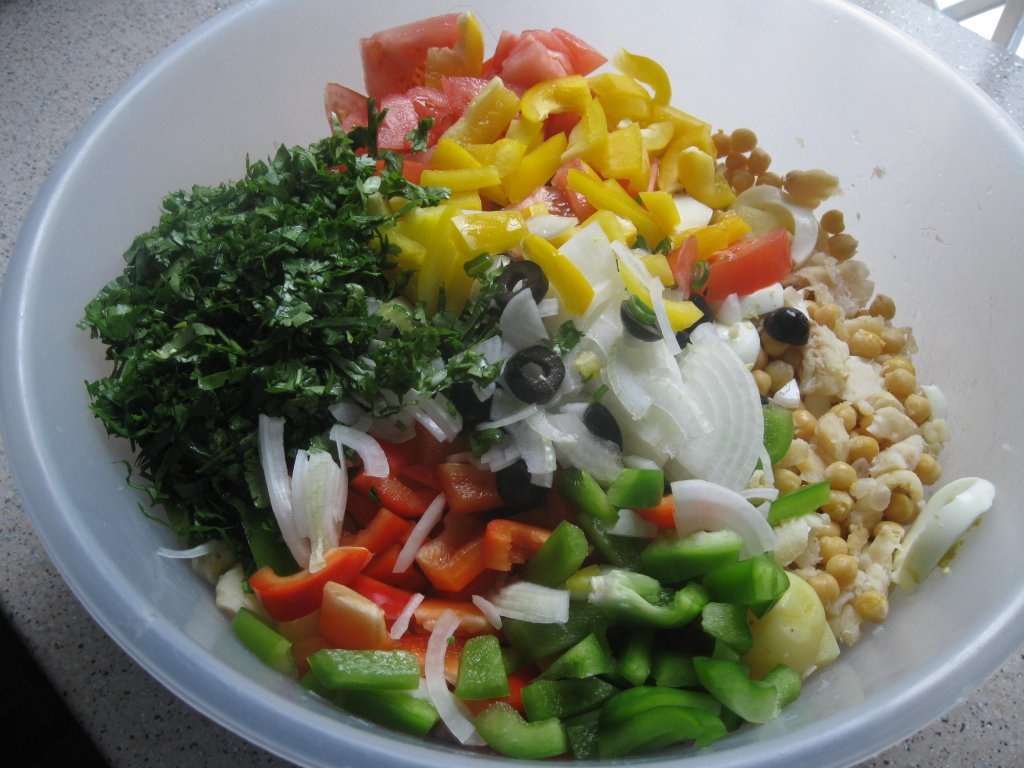 Salada de bacalhau  com grao(Salata de cod cu naut)