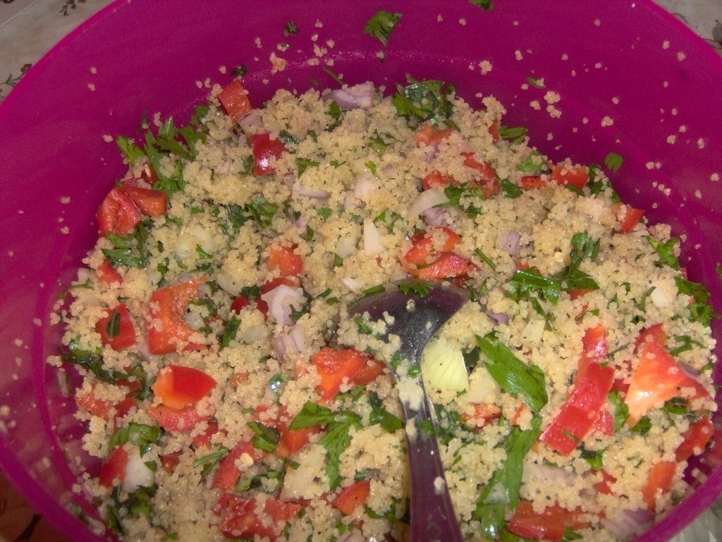 Tabula-cuscus cu legume si mirodenii