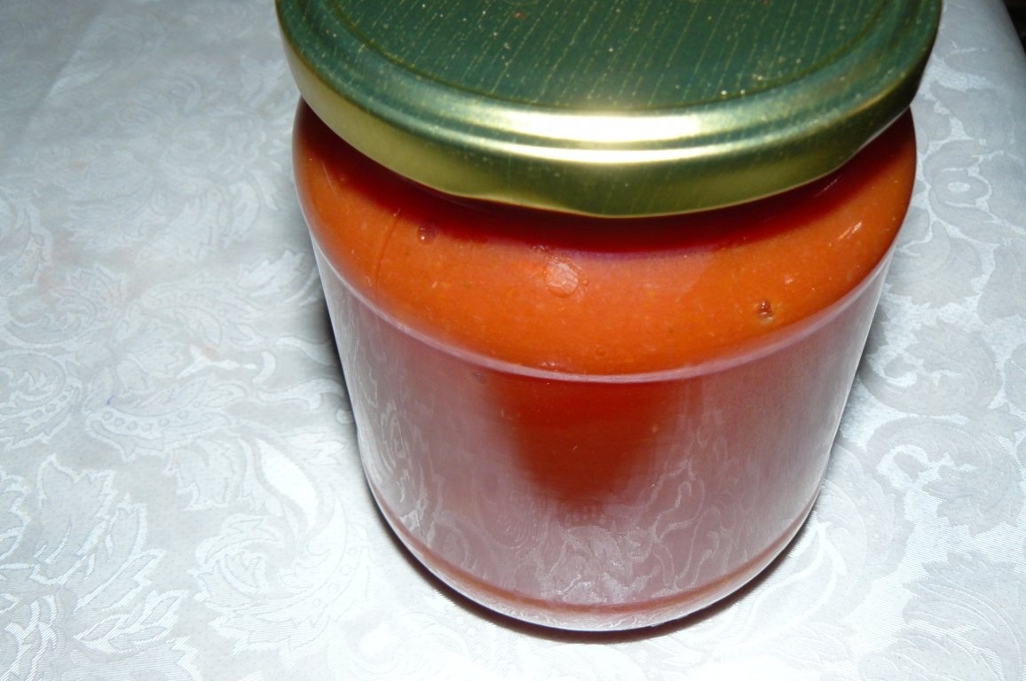 Roşii cireşe(cherry) şi dovlecei în bulion