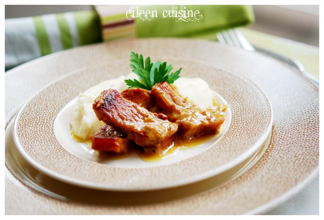 Friptura de porc in cidru cu sos de smantana si mustar