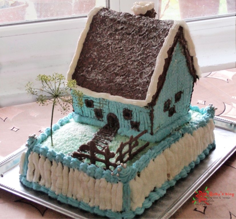 Casuța construită pe tort Doboș cu ness și ciocolată