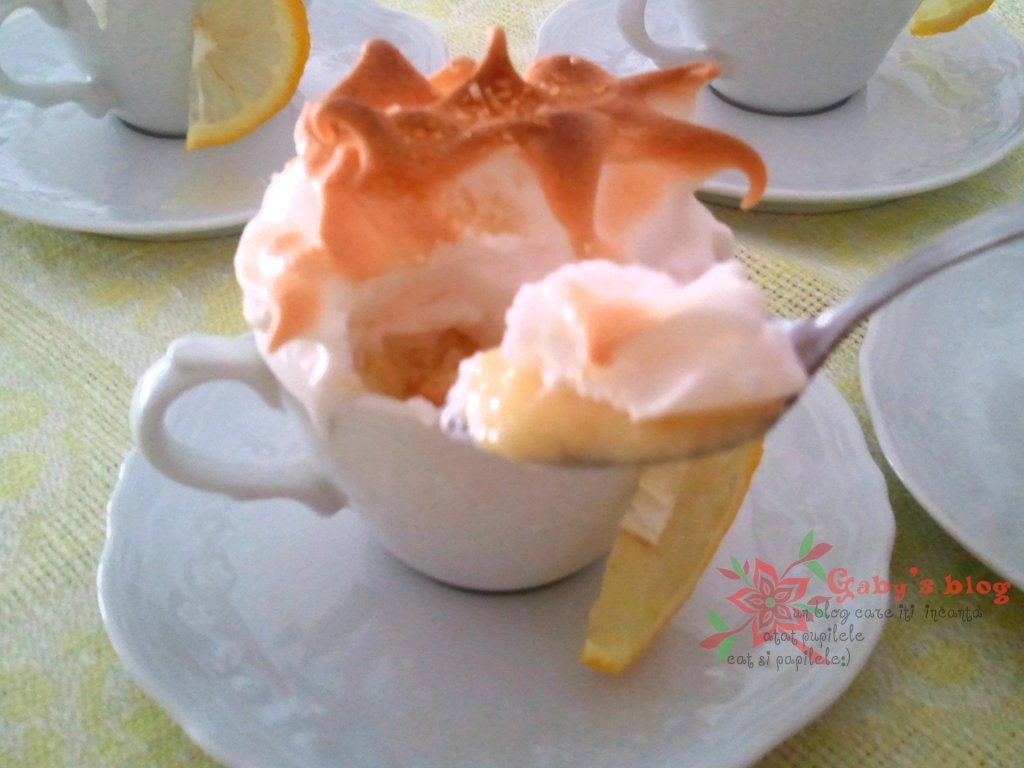 Crema de lamaie cu bezea