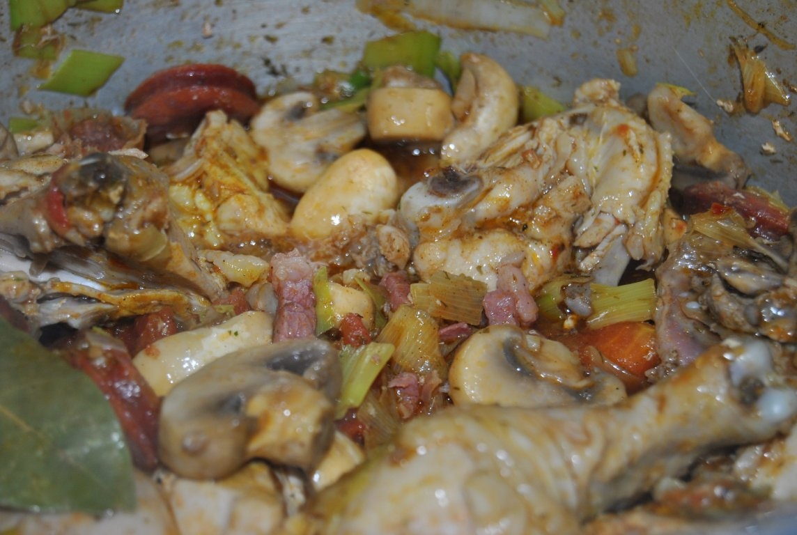 Pui la oalã- Frango no tacho