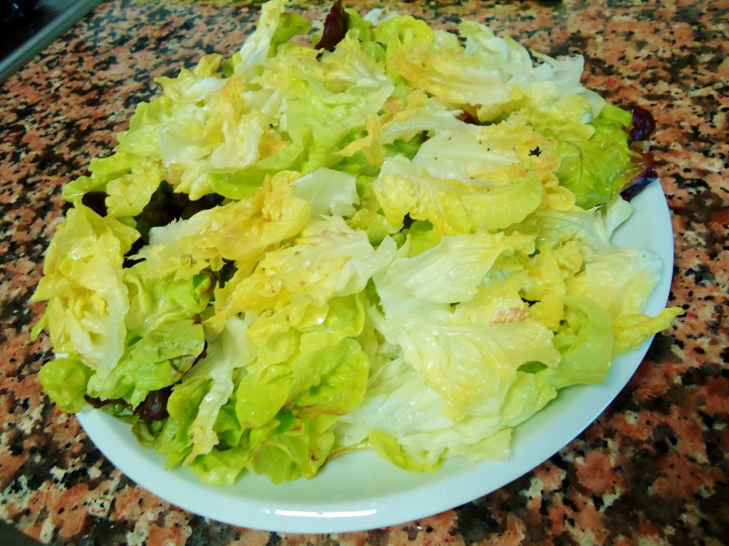 Salata cu branza de capra