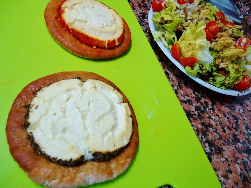 Salata cu branza de capra
