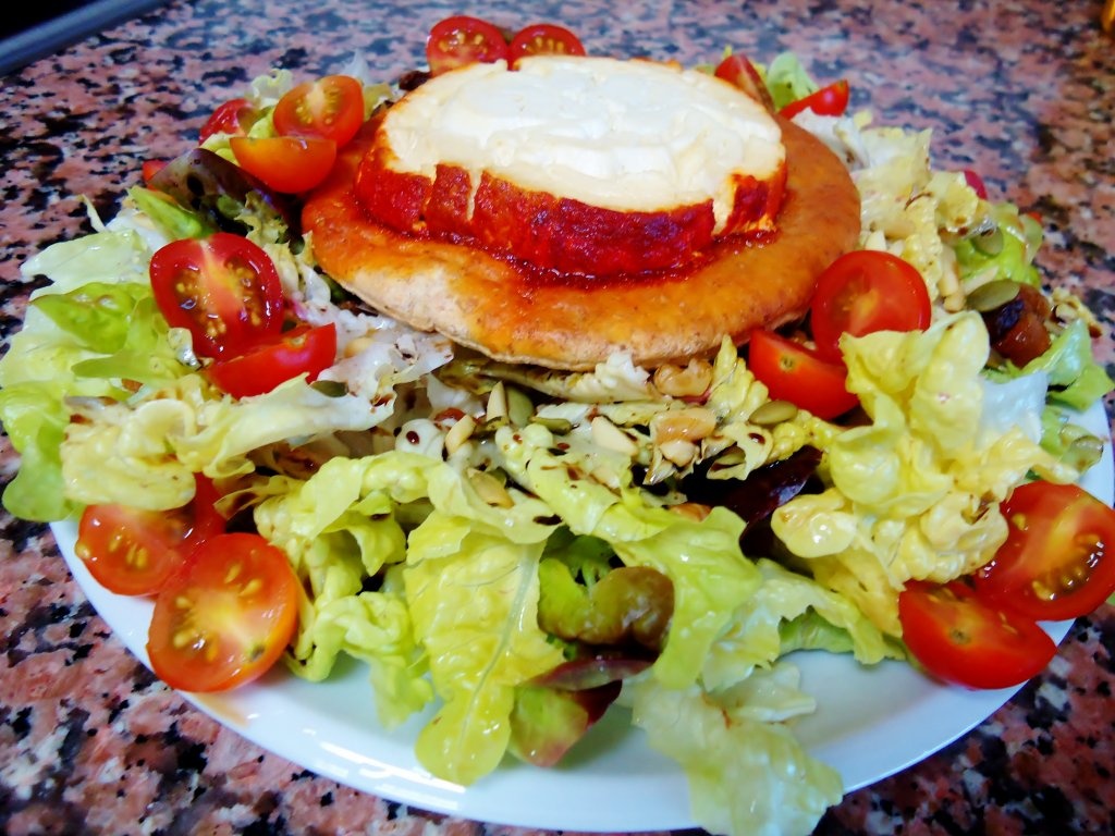 Salata cu branza de capra