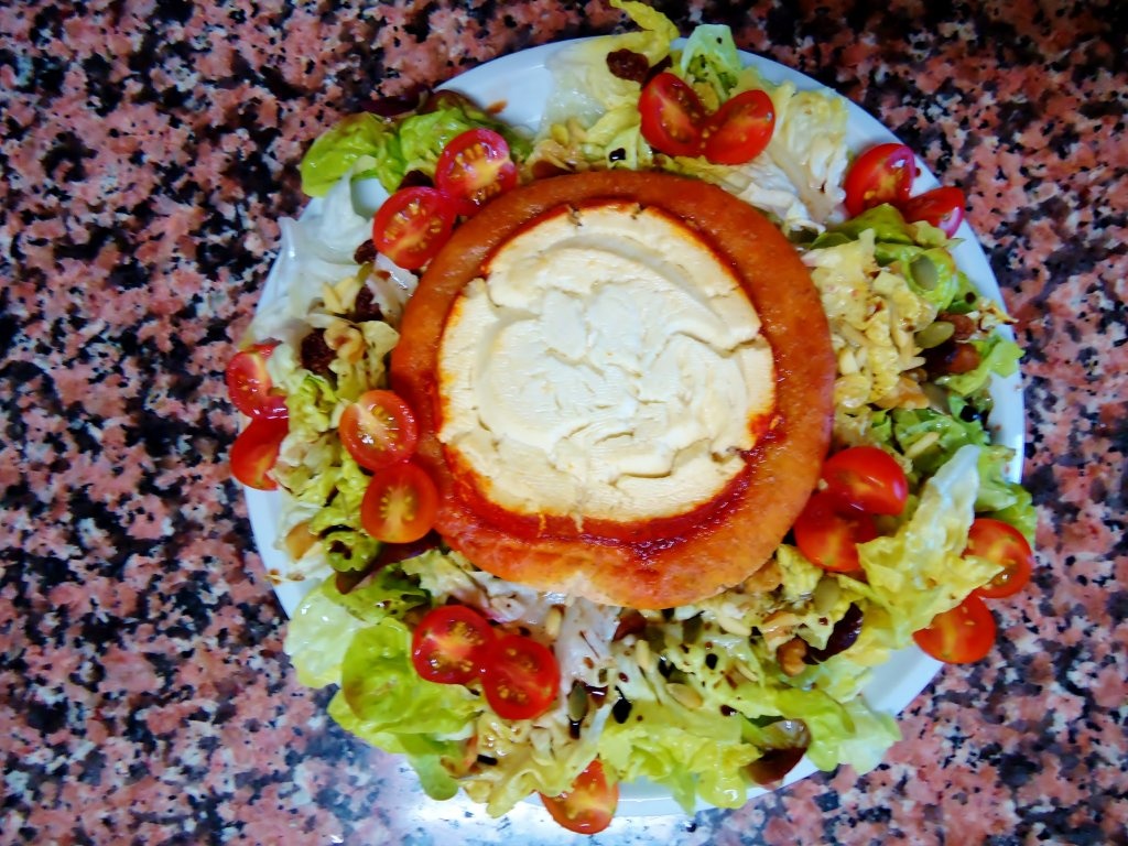 Salata cu branza de capra