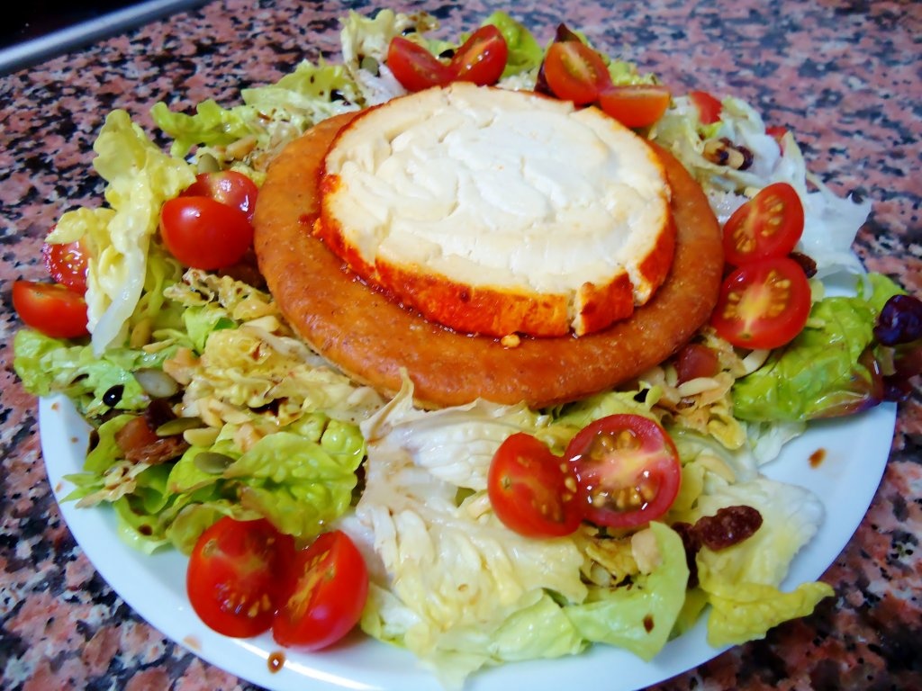 Salata cu branza de capra