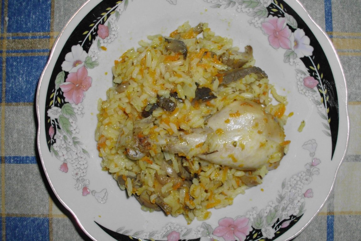 Pilaf cu pulpe de pui