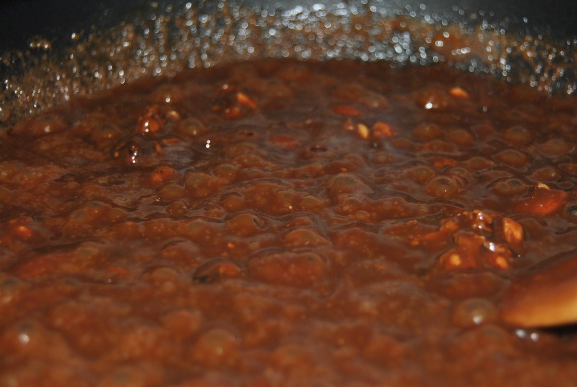 Chec de iaurt cu sos de ciocolatã