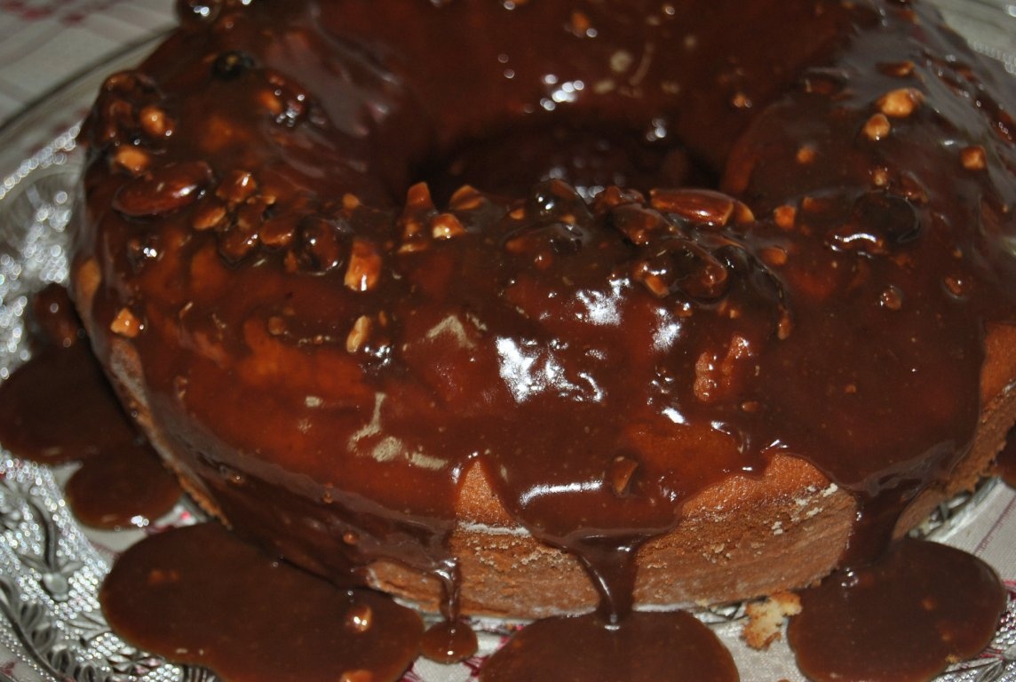 Chec de iaurt cu sos de ciocolatã