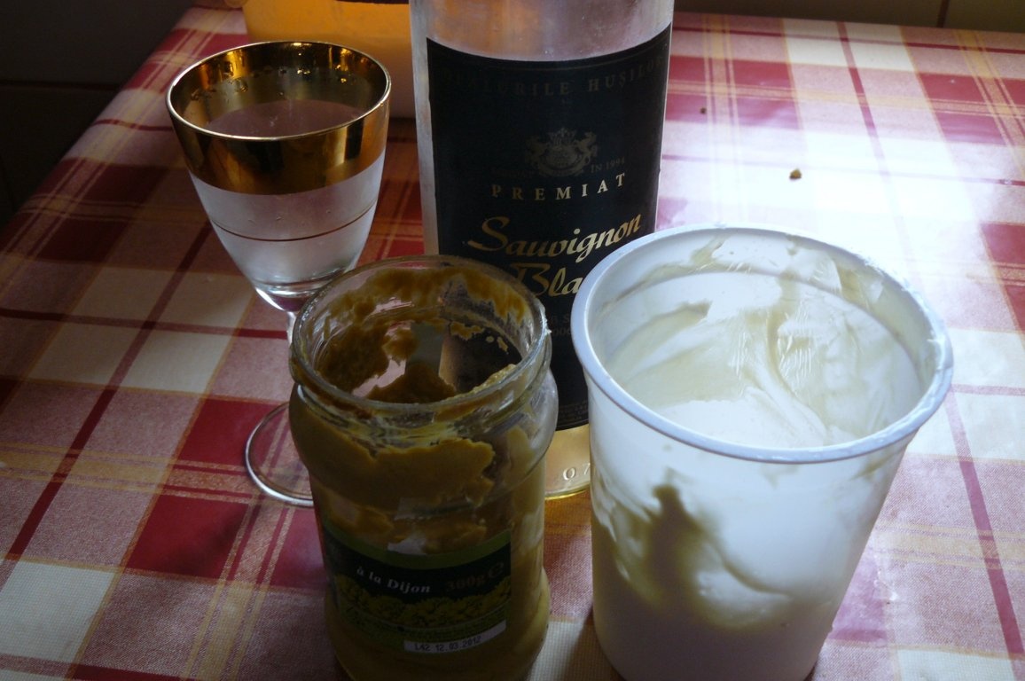 Pui sau altă pasăre cu muştar