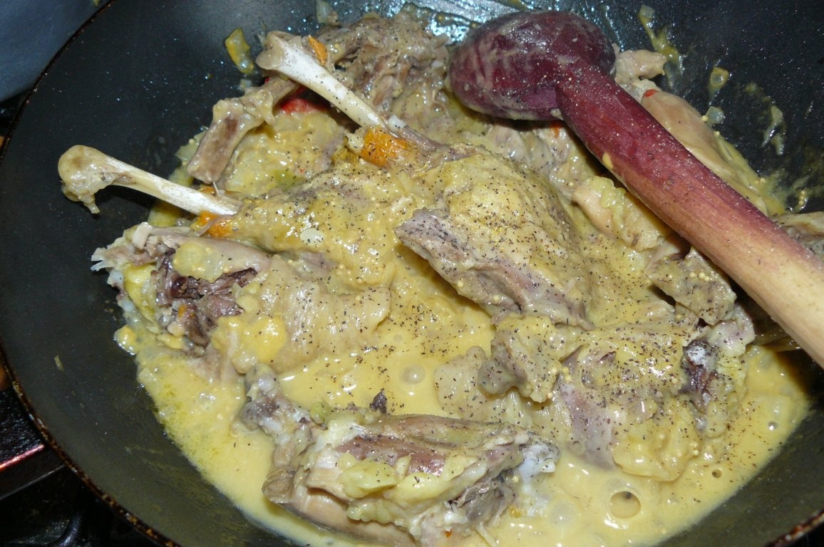 Pui sau altă pasăre cu muştar