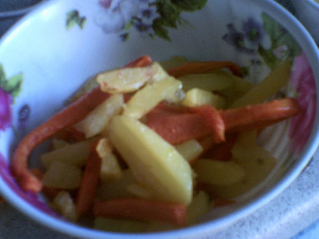 Bucatele crocante de pui cu cipsuri de casa