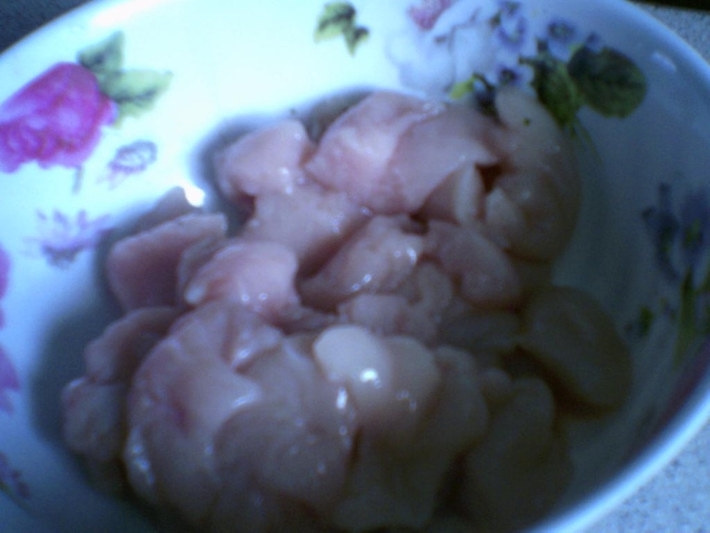 Bucatele crocante de pui cu cipsuri de casa