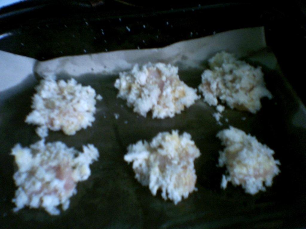 Bucatele crocante de pui cu cipsuri de casa