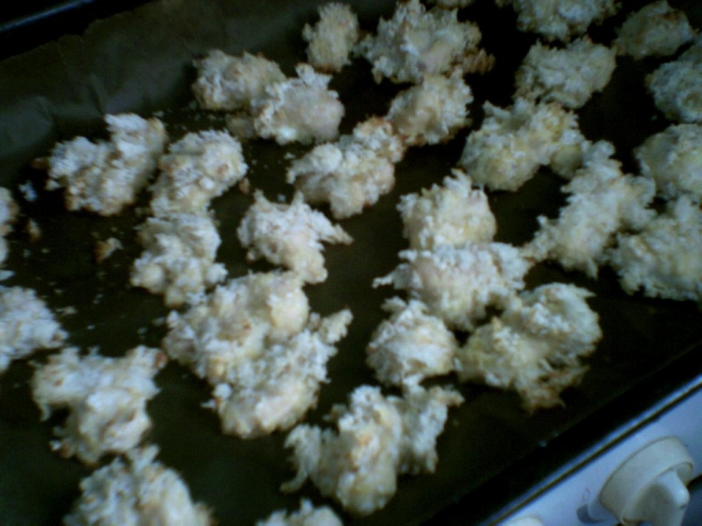 Bucatele crocante de pui cu cipsuri de casa