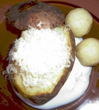 Oua coapte in cartofi