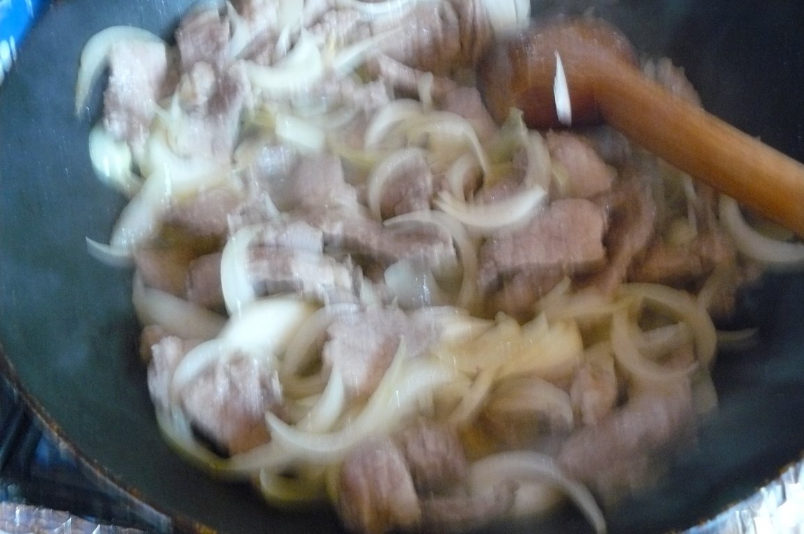 Porc, ananas, orez şi ciuperci