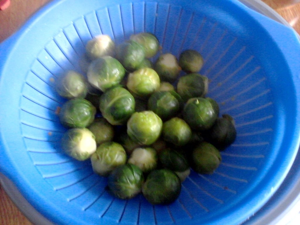 Pui cu sos olandez si varza de Bruxelles