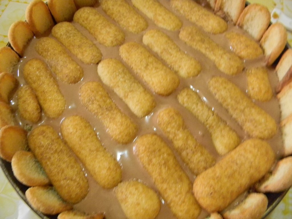 Charlotte cu pavesini si panettone