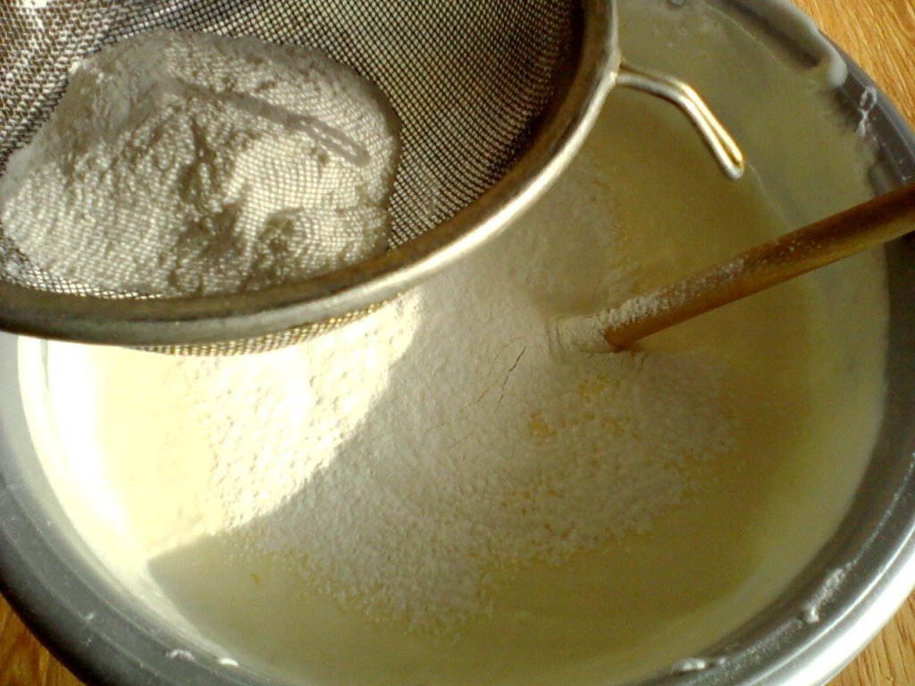 Placinta cu branza si stafide