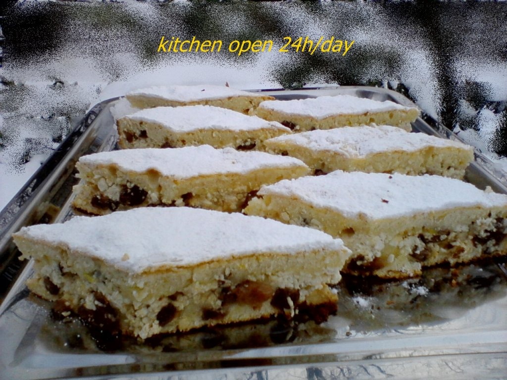 Placinta cu branza si stafide