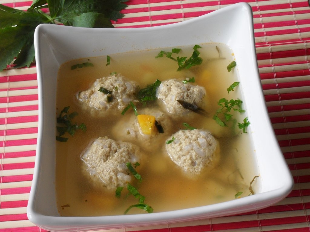 Ciorba de perisoare cu tarhon