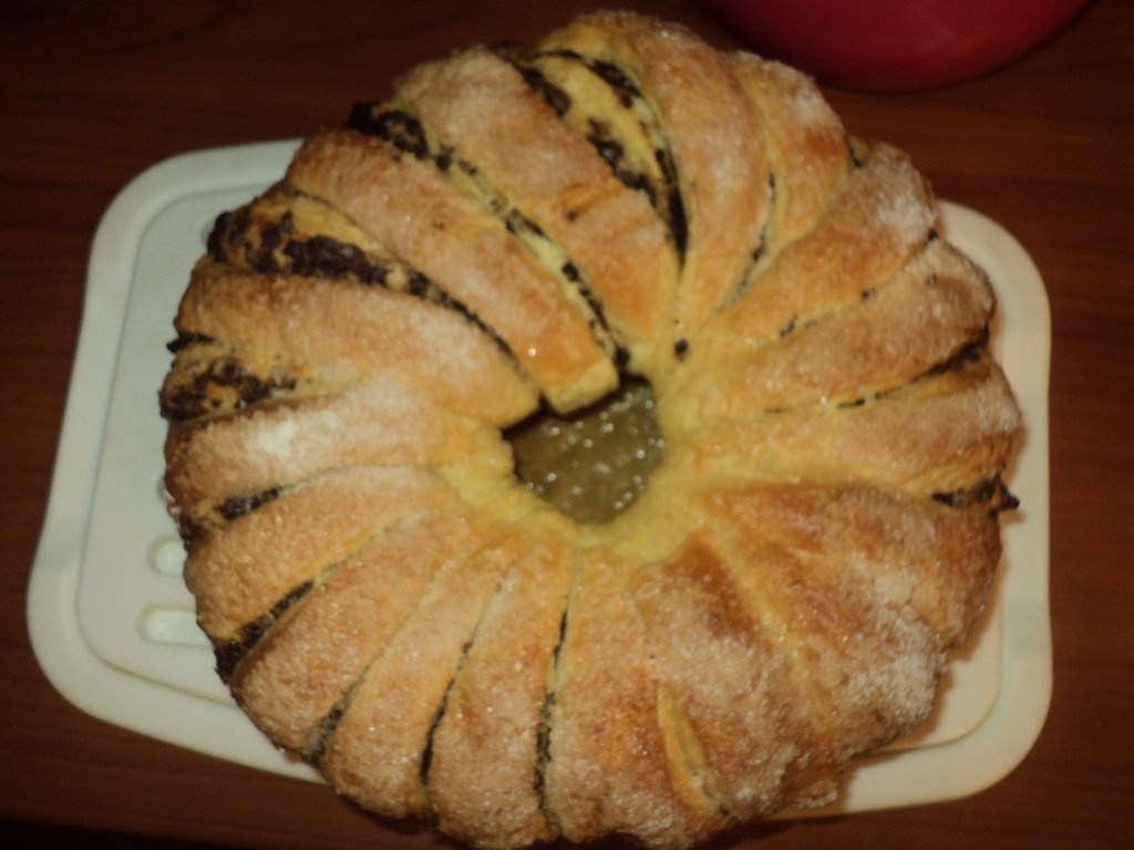 Coronită cu ciocolată din aluat dospit