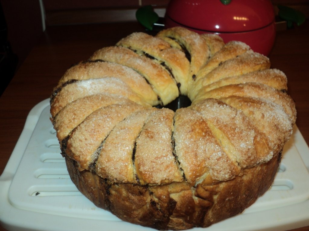 Coronită cu ciocolată din aluat dospit