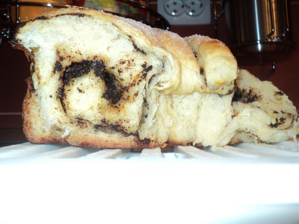 Coronită cu ciocolată din aluat dospit