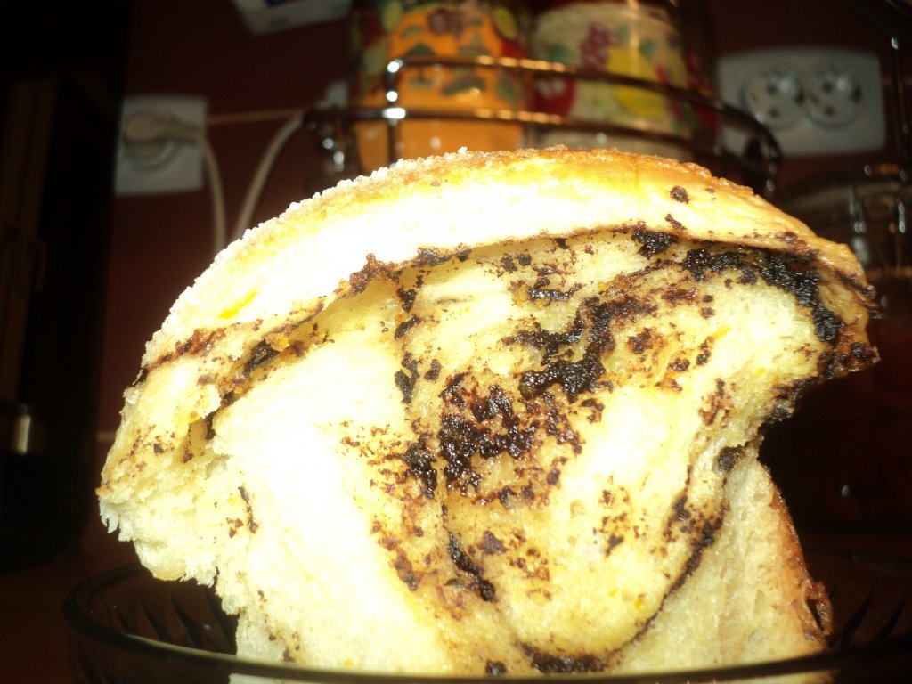 Coronită cu ciocolată din aluat dospit