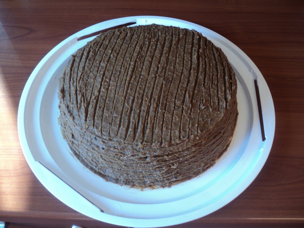 Tort cu crema de nuca si ness