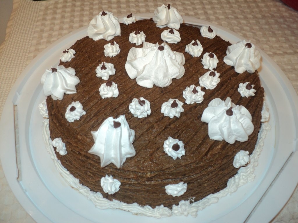 Tort cu crema de nuca si ness