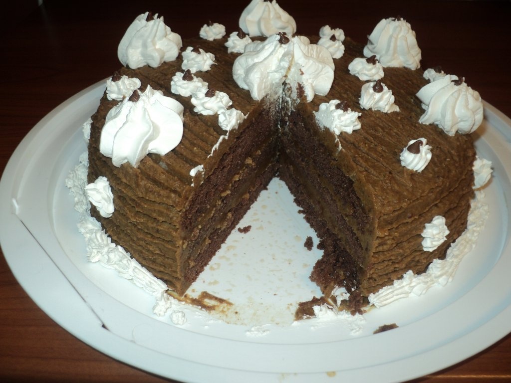 Tort cu crema de nuca si ness