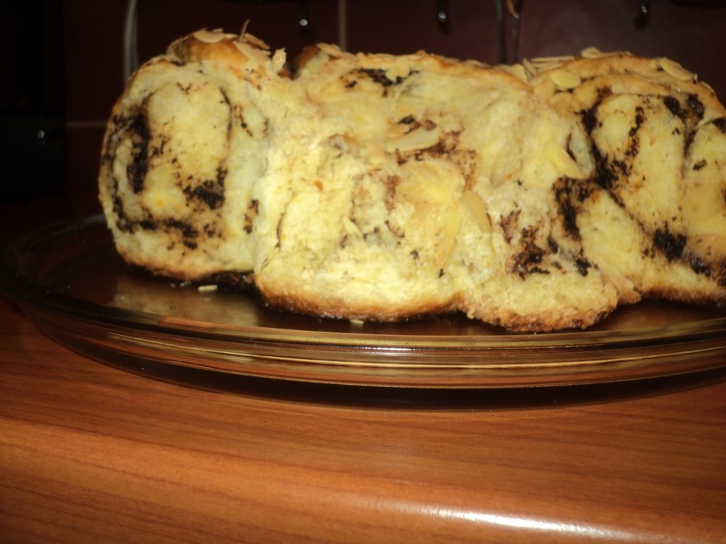 Cozonac cu fulgi de migdale