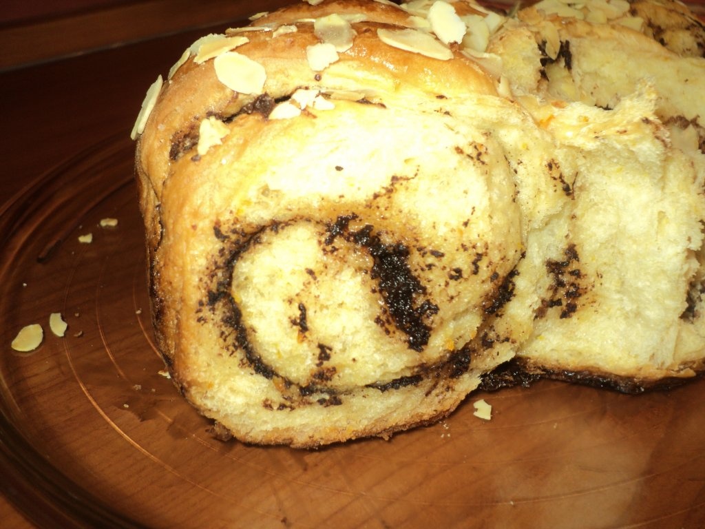 Cozonac cu fulgi de migdale