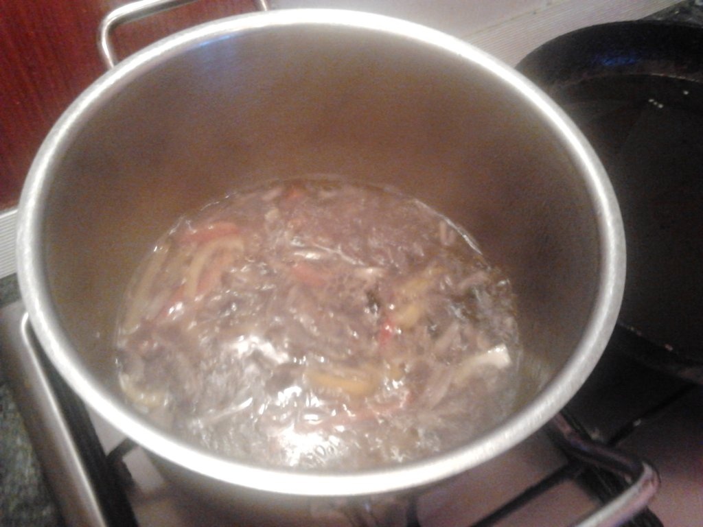 Orez cu ciuperci si ardei gras