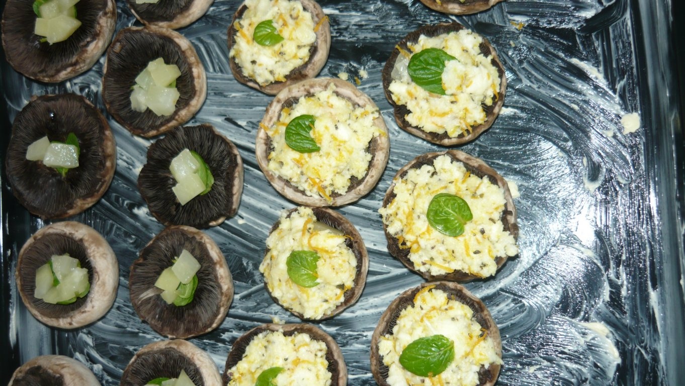 Ciuperci la cuptor cu menta si ananas