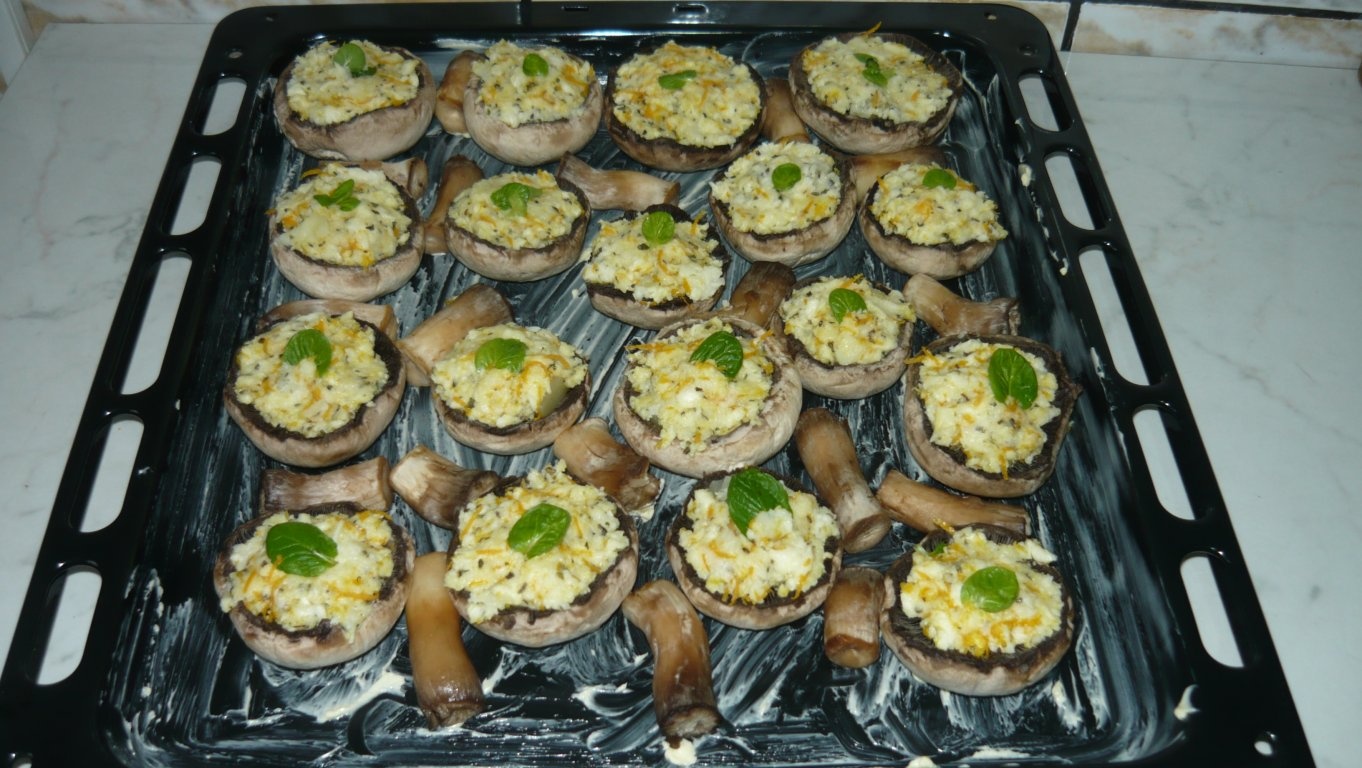 Ciuperci la cuptor cu menta si ananas