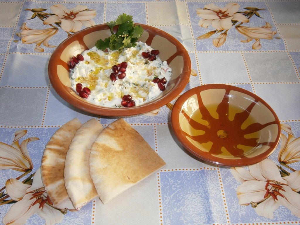 "Labaneh" cu coriandru verde si ardei iute